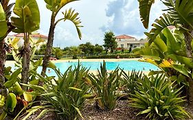 Beachside Apartment With Pool & Garden In Juan Les Pins